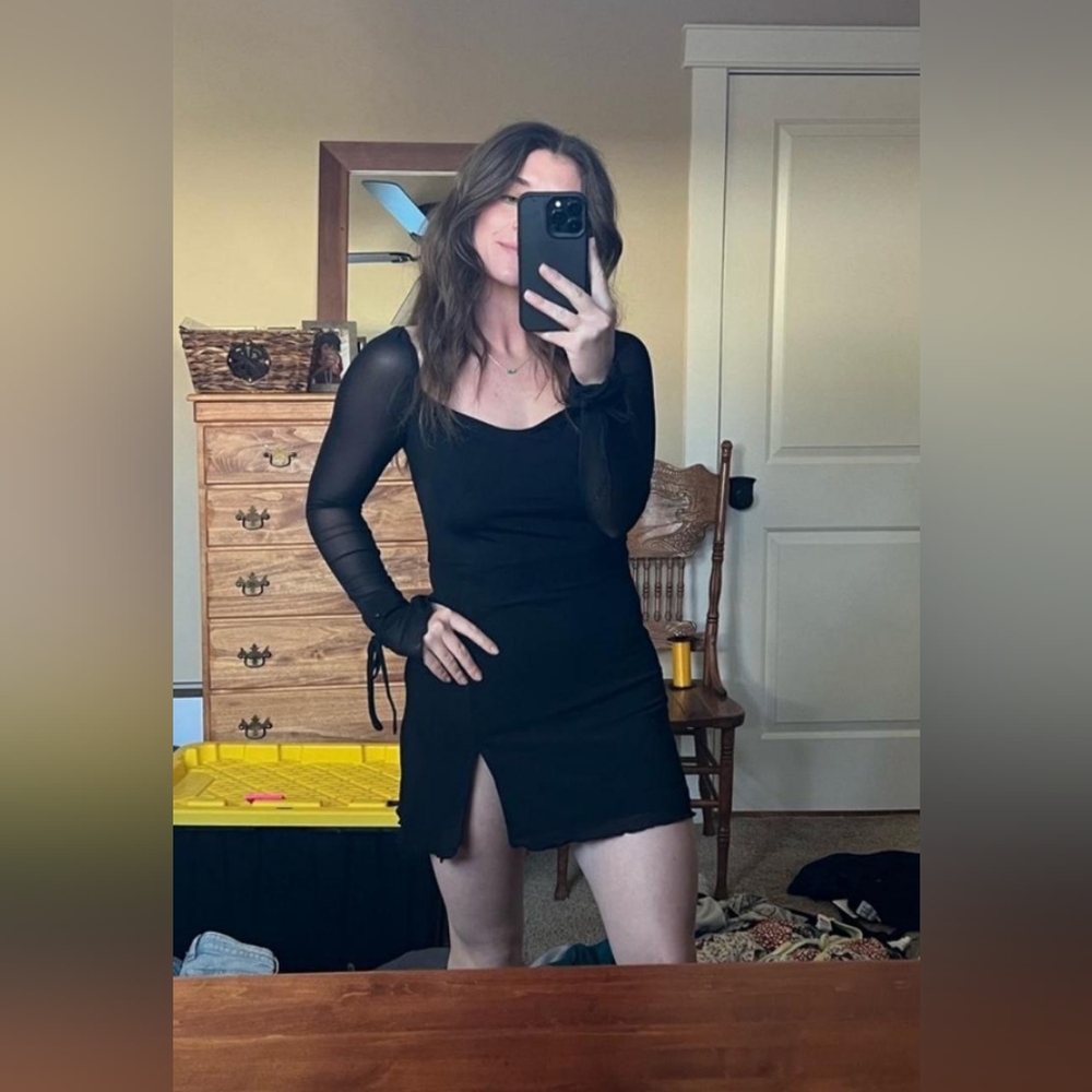 Elegant Black Long-Sleeve Dress